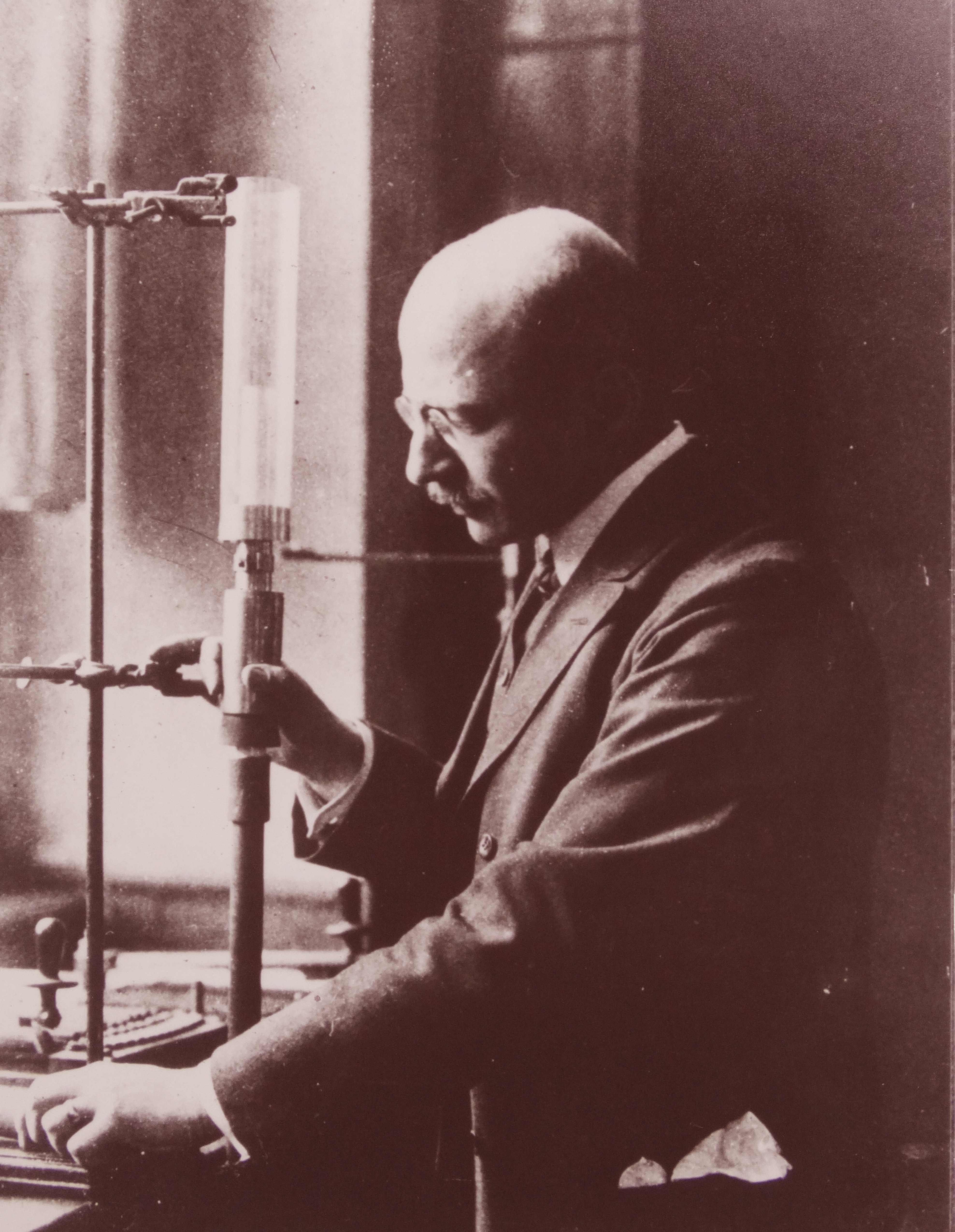 Fritz HABER (1868-1934) German chemist at work in his laboratory at Karlsruhe. Nobel prize for chemistry 1918. With Karl Bosch (his brother-in-law) invented process for synthesis of ammonia from hydrogen and atmospheric nitrogen.